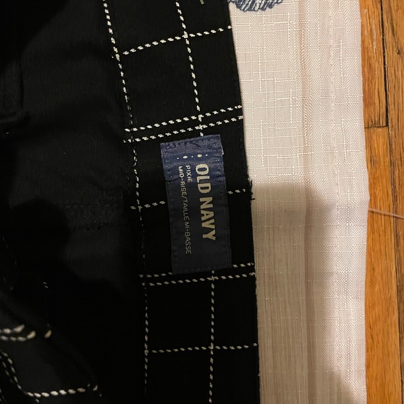 Old Navy Capris - Picture 2 of 3